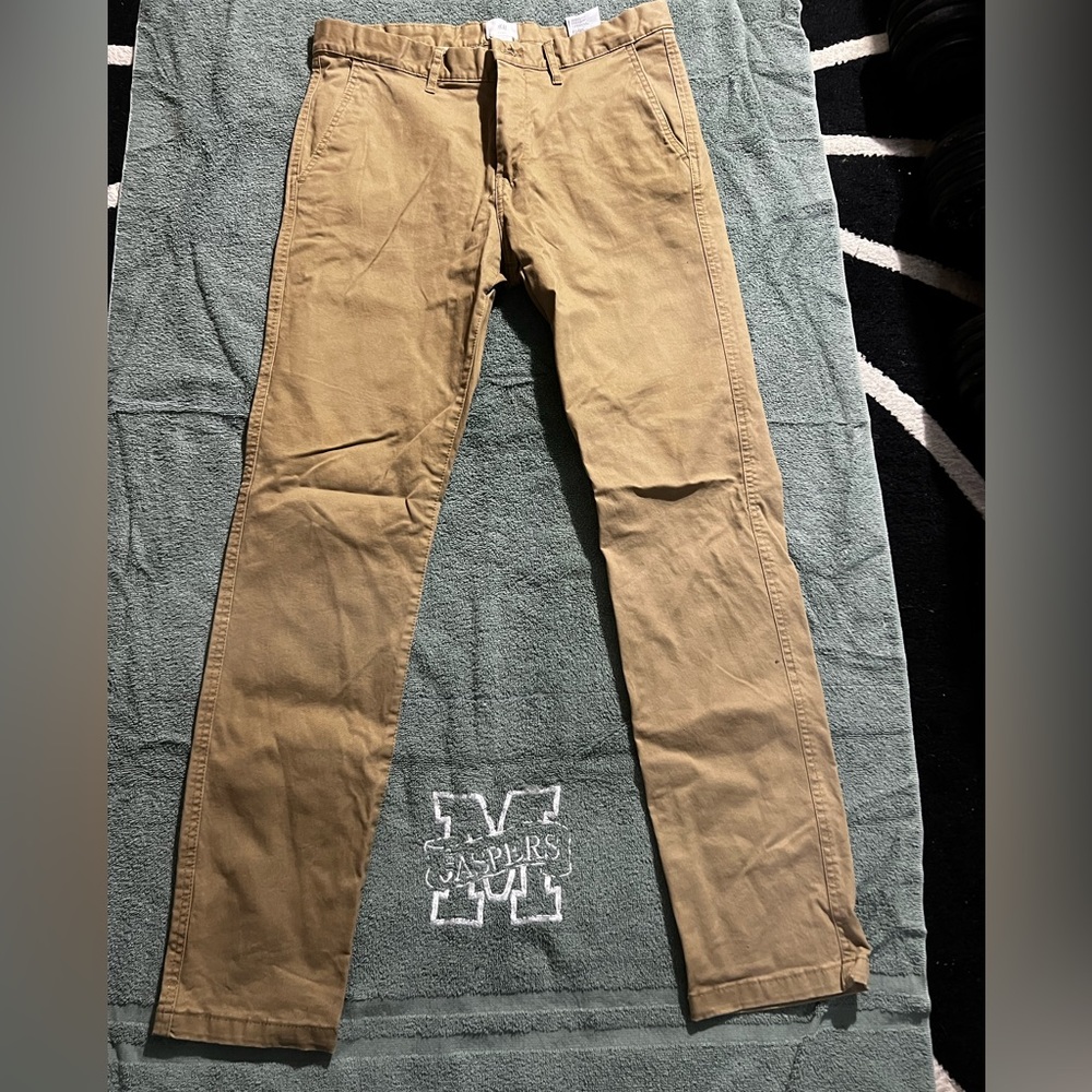 Skinny Khaki Pants 🔥🛹 SIZE:32/32